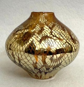 Vaso IVV in vetro dorato