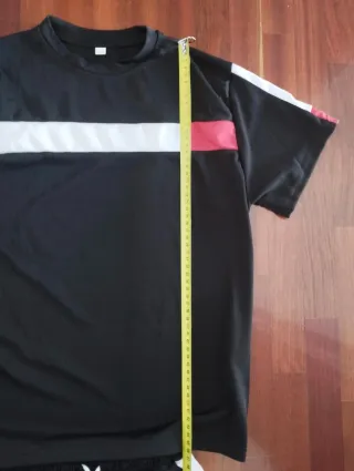 Conjunto deportivo camiseta y pantalón