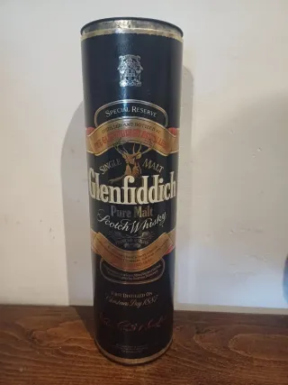 Lata antigua decorativa Bombay Gin, JB y otros