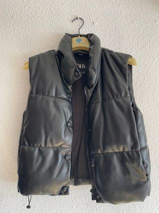 Chaleco acolchado negro Zara
