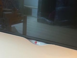 Smart TV LG 79 Negra y Plateada