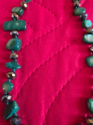Collana con cuore e pietre verdi