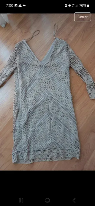 Vestido beige de encaje