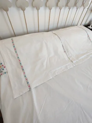 Funda nórdica y 2 fundas almohada bordadas