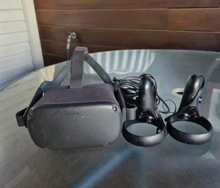 Oculus Quest VR Headset y Mandos