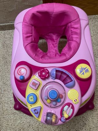 Andador infantil rosa con juegos