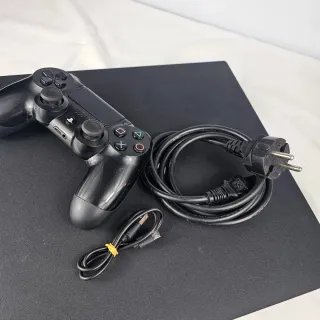 PS4 Pro 1TB con pasta termica e pulizia