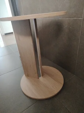 Mesa auxiliar de madera