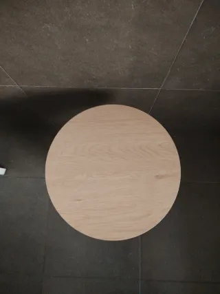 Mesa auxiliar de madera