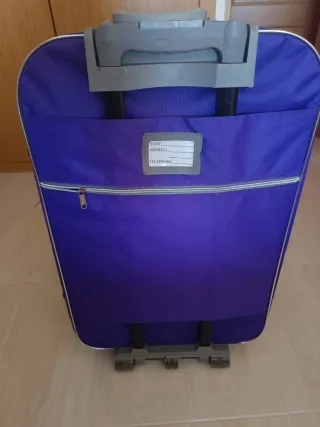 Maleta grande de viaje morada
