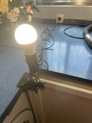 Lámpara Portátil con Pinza