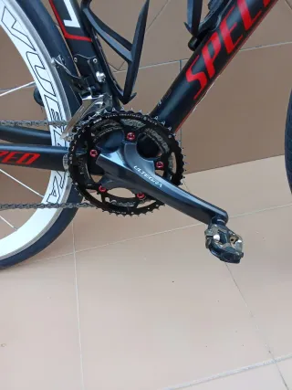 Bicicleta Specialized Negra y Roja