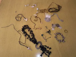 Set collane, braccialetti, orecchini