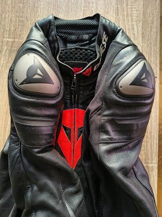 Chaqueta de cuero perforada Dainese Talla M-50