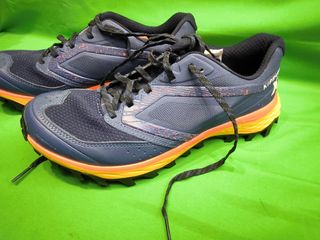 Zapatillas trail running hombre Kiprun XT8 azul