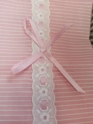 Juego de sábanas de rayas rosa