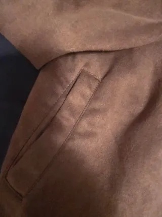 Chaqueta bomber efecto ante marrón