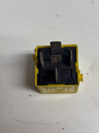 Relé Mercedes A0025421419 Amarillo 12V 4 Pines(c)