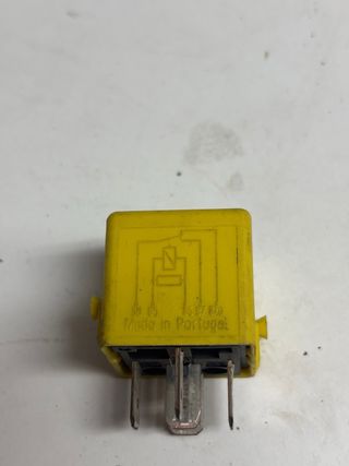 Relé Mercedes A0025421419 Amarillo 12V 4 Pines(c)