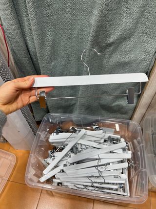 Perchas para pantalones (madera y metal)