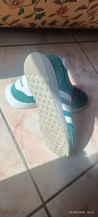 Zapatillas Adidas Verdes y Blancas