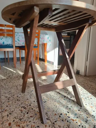 Mesa redonda de madera de teca plegable