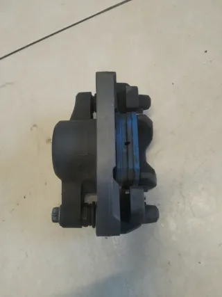 PINZA TRASERA HONDA FORZA 125 2018