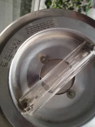 Lámpara de pie plateada con luz de lectura