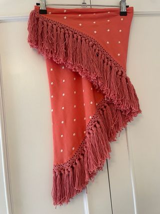 Mantoncillo Gitana con Flecos, hecho a mano.