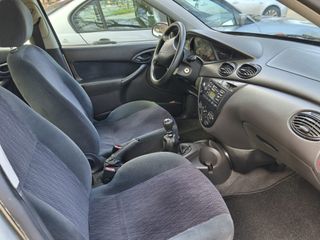Ford Focus  2000