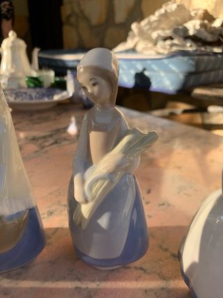 Pack 4 Figuras Porcelana Niñas
