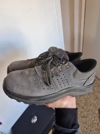 Zapato de seguridad gris T45