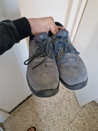 Zapato de seguridad gris T45