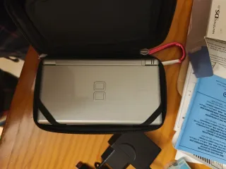 Nintendo DS Lite Plata + Cargador