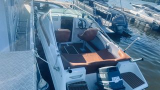 Barco astromar 560