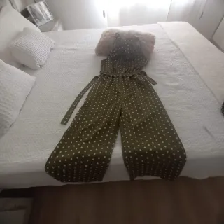 Piezas de ropa para mujer, diferentes modelos y co