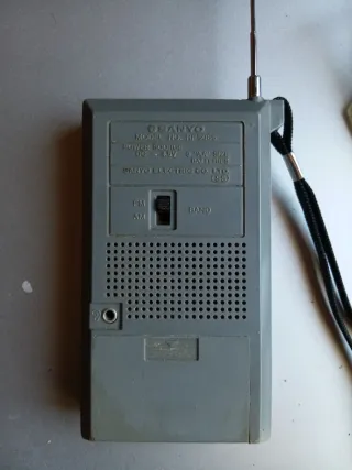 Radio sanyo retro