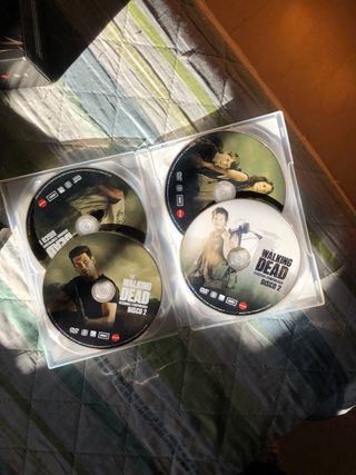 Saga The Walking Dead DVD