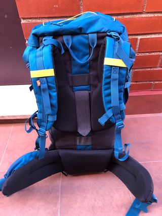 Mochila senderismo Quechua 60L azul