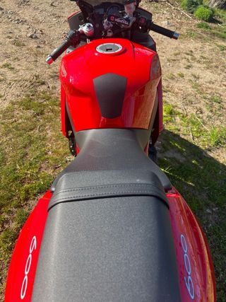 Triumph Daytona Roja - Moto Deportiva