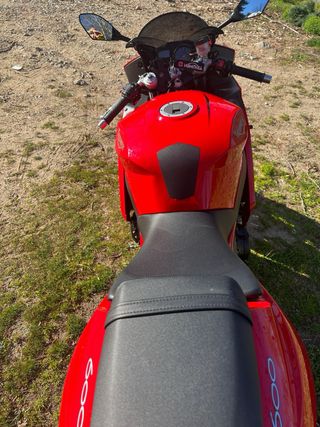 Triumph Daytona Roja - Moto Deportiva