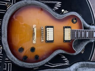 Guitarra + Estuche