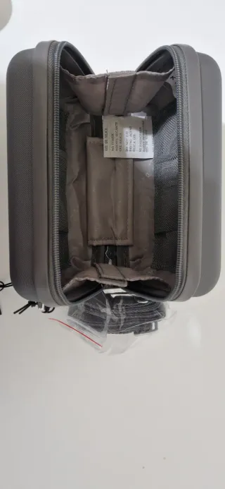 Pochette DKNY Grigia da Viaggio Multiuso