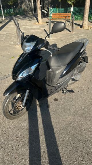Honda Vision 110cc Scooter 2012 Negra