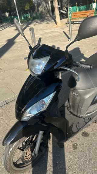 Honda Vision 110cc Scooter 2012 Negra