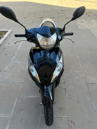 Honda Vision 110cc Scooter 2012 Negra