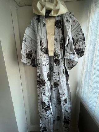 Vestido Kimono original floral gris y dorado