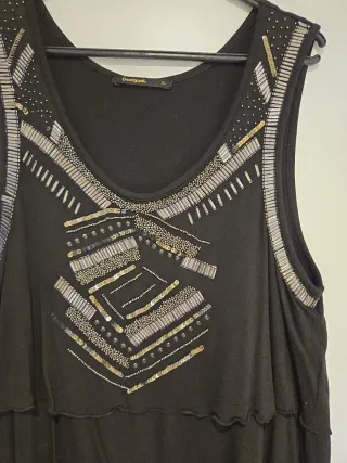 Camiseta Desigual XL Negra con Detalles Plateados