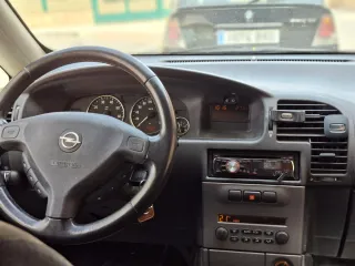 Opel Zafira 2004