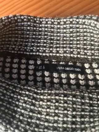 Jersey cuello alto estampado